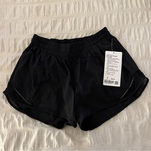 Lululemon Hotty Hot Low-Rise Lined Short 4" size 8
